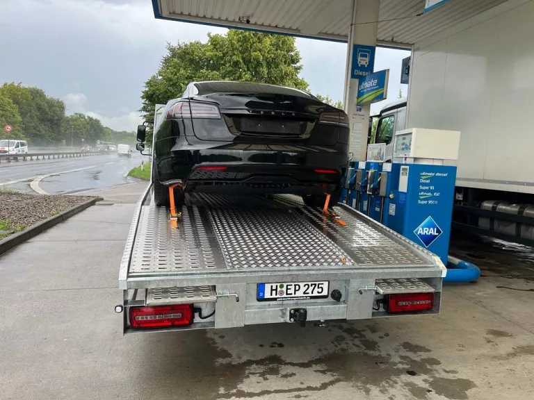 Tesla-Überführung-Hannover-Werkstatt